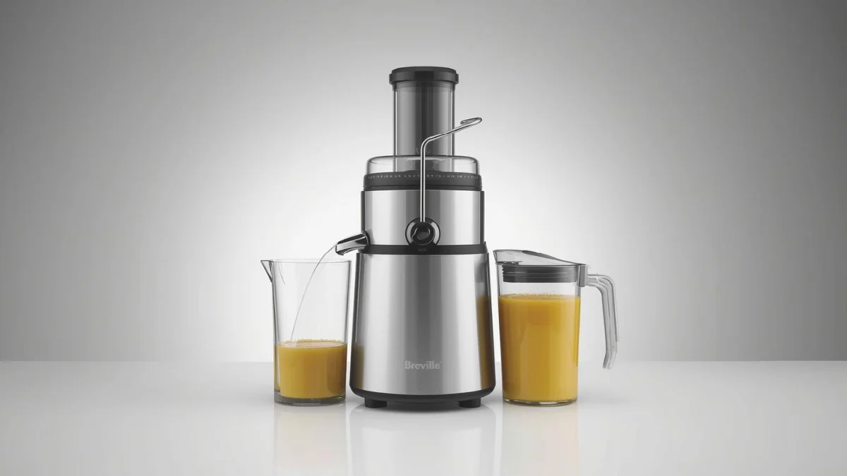 studio product photo of the Breville Juice Fountain Plus JE98XL
