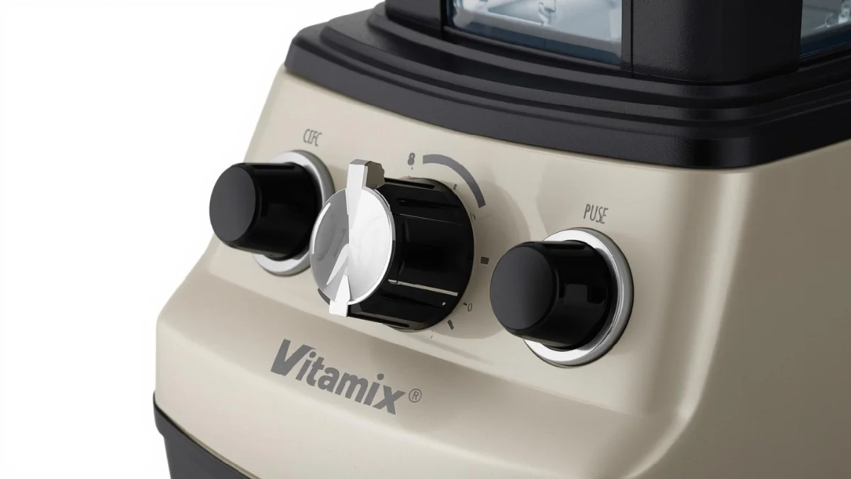 Manual speed dial and pulse controls on the Vitamix Explorian E320explined in the Vitamix Explorian E320 Review
