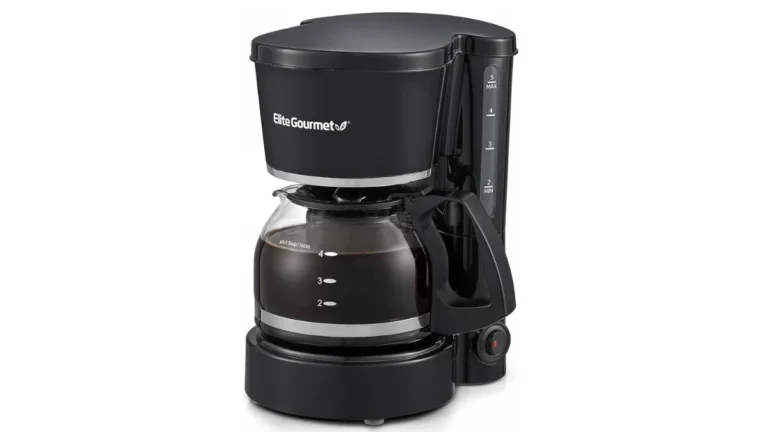 Elite Gourmet EHC-5055 Pause N Serve feature in use