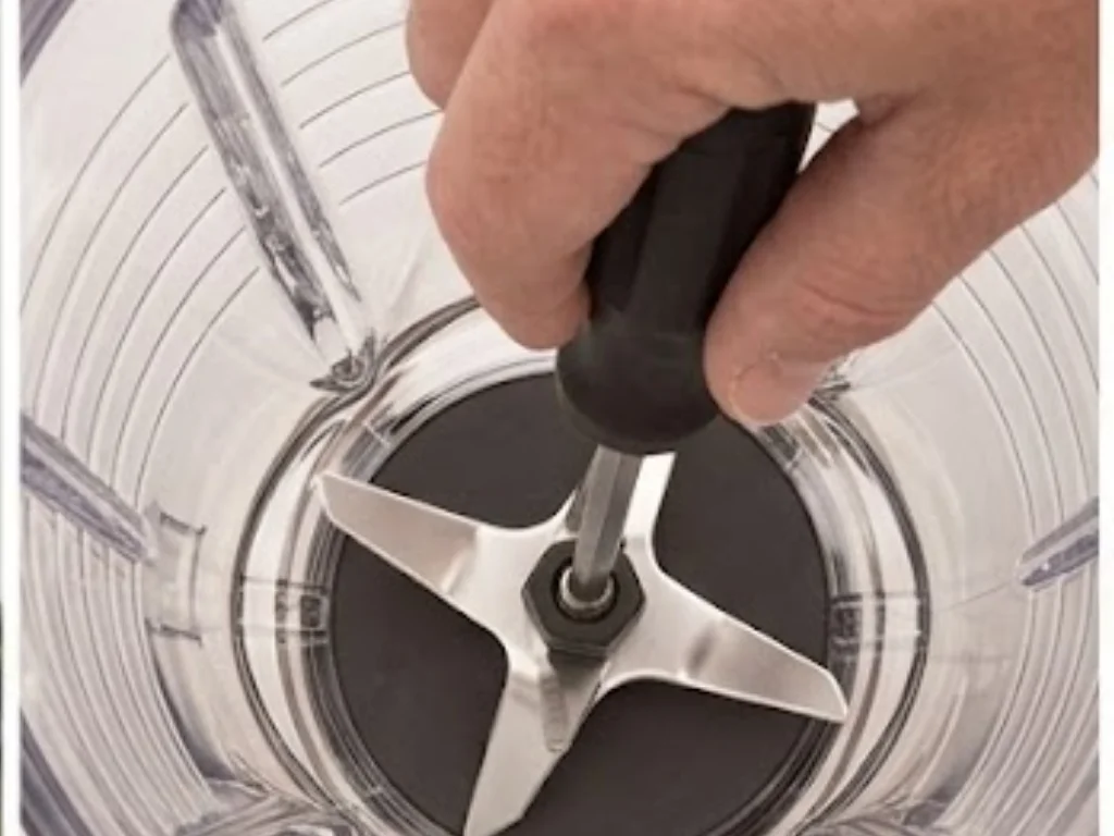 How to Fix a Blender Blade That Won’t Spin (6 Easy Fixes That Actually Work) 11 A blenders inside section showing the damages